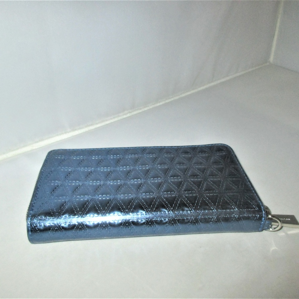 Michael Kors Mercer Flat Multi-Function Phone Case - Picture 5 of 8